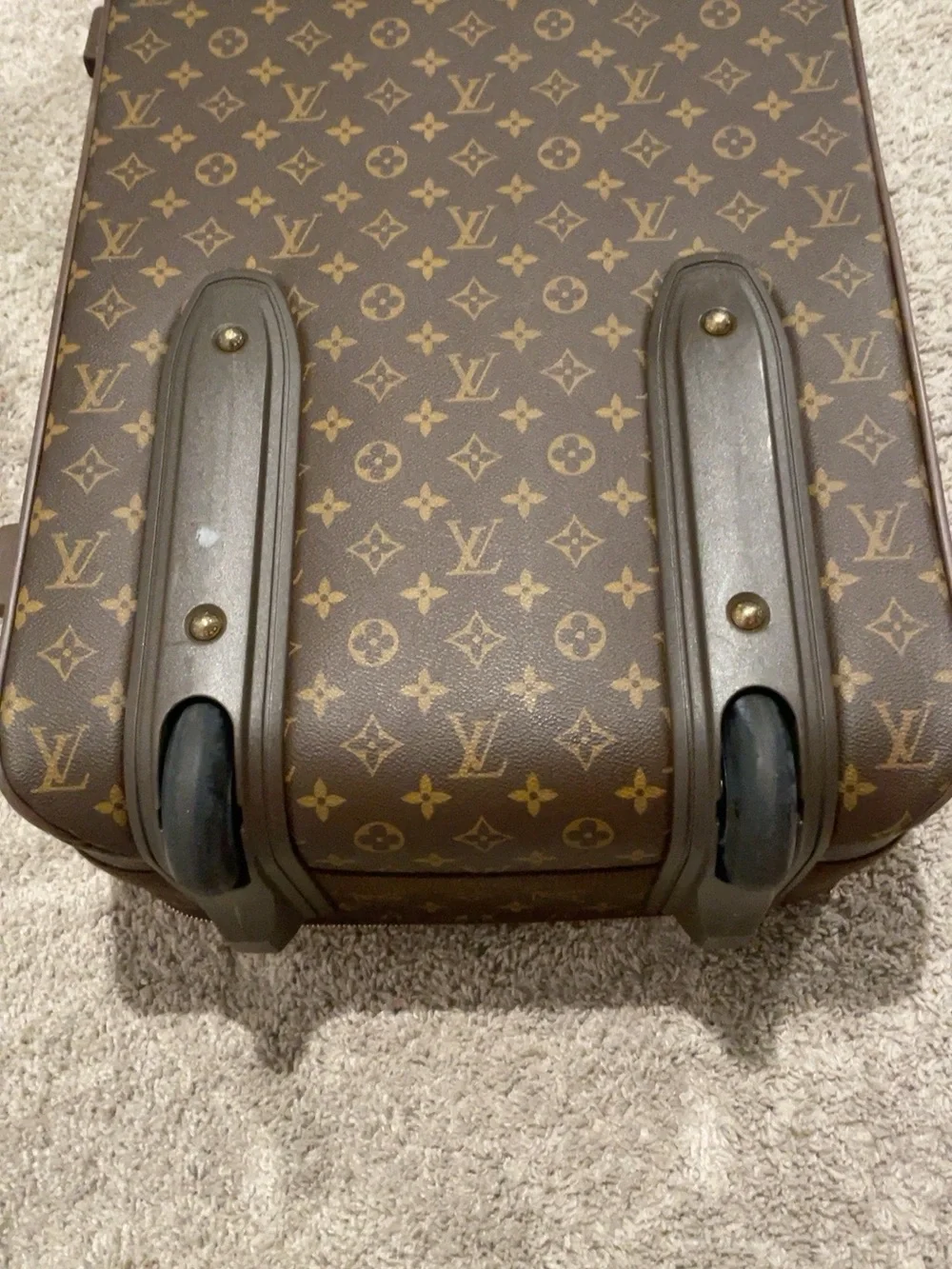 Louis Vuitton classic louis